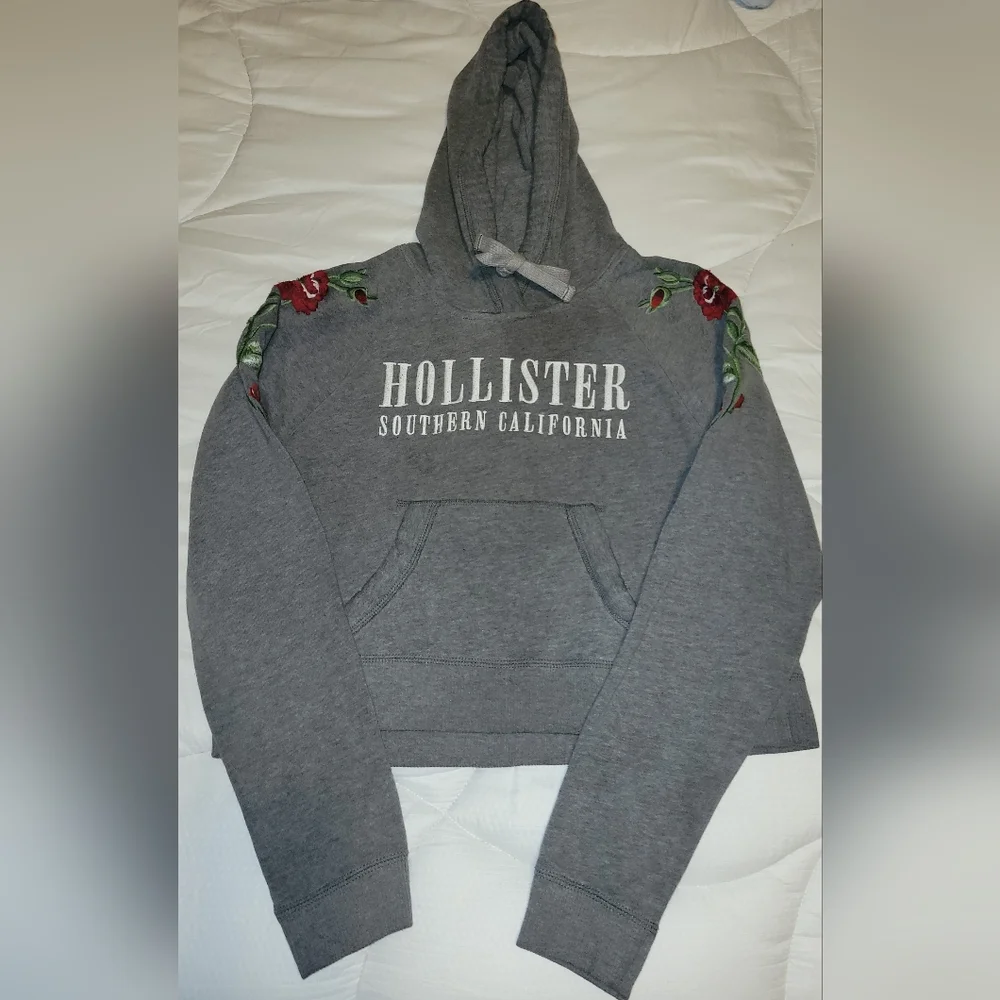 Hollister Southern California Gray1 Cropped Hoodie Embroidered‎ Roses Sz Small